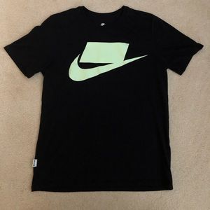 Nike NSW swoosh tee